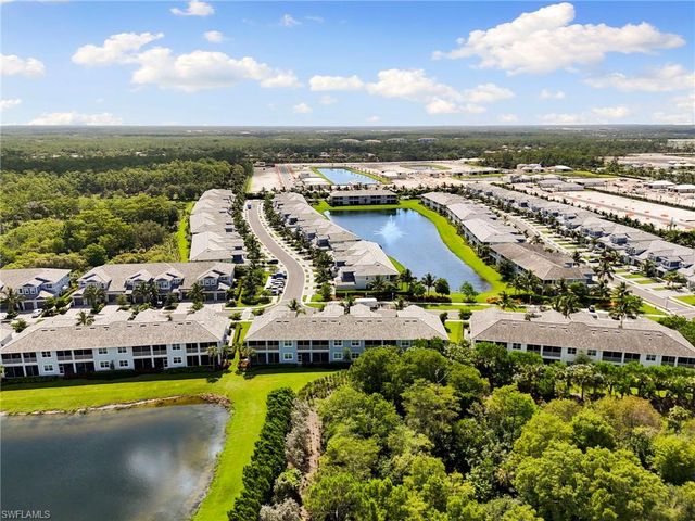 2567 Seychelles DR 207, Naples, FL 34112