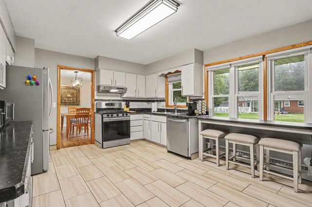 128 Chapel Hill Drive, Battle Creek, MI 49015