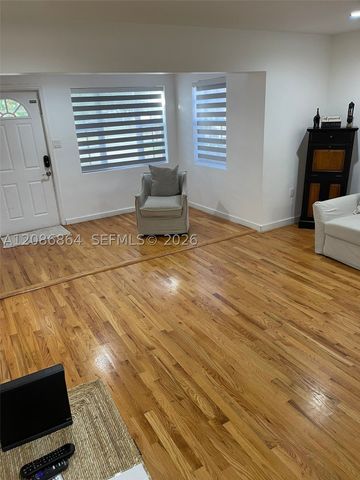 2375 NE 185th St, Miami, FL 33180