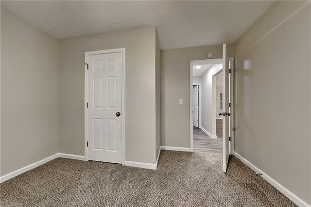 1304 Stephens Pond View, Loganville, GA 30052