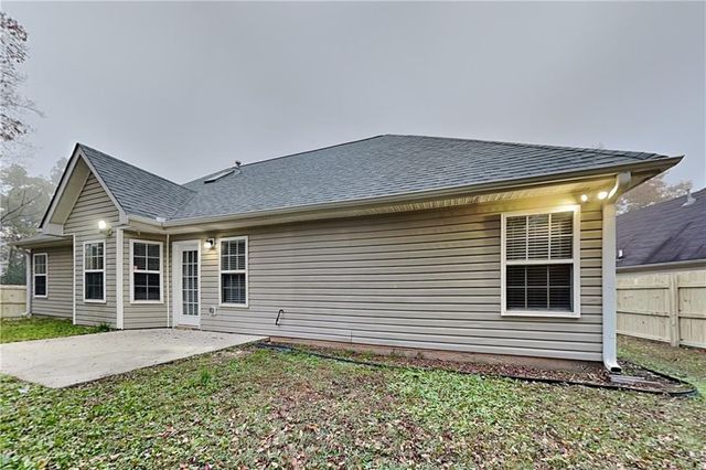 1304 Stephens Pond View, Loganville, GA 30052