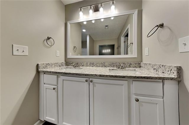 1304 Stephens Pond View, Loganville, GA 30052