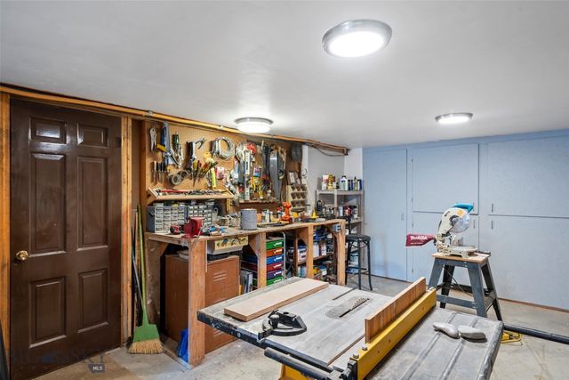 60 E Hitching Post Road, Bozeman, MT 59715