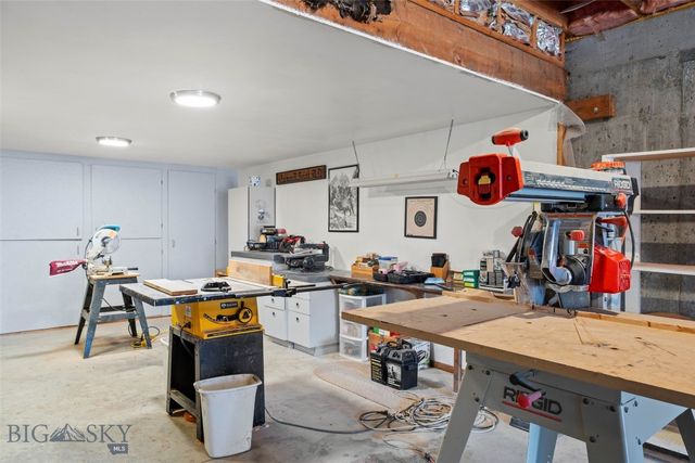 60 E Hitching Post Road, Bozeman, MT 59715