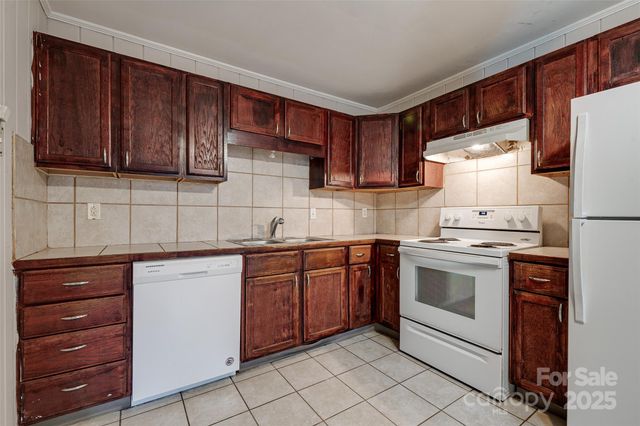 4808 Brooktree Drive, Charlotte, NC 28208