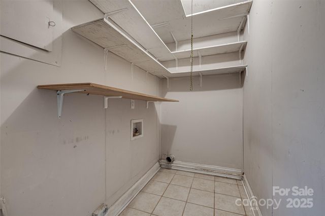 4808 Brooktree Drive, Charlotte, NC 28208