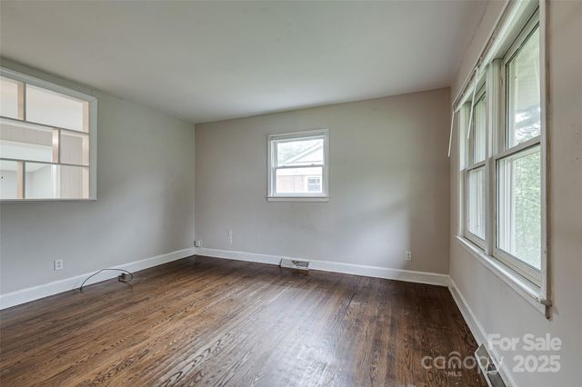 4808 Brooktree Drive, Charlotte, NC 28208