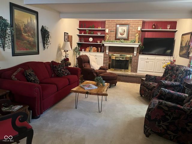 1525 South Drive, Columbus, IN 47201