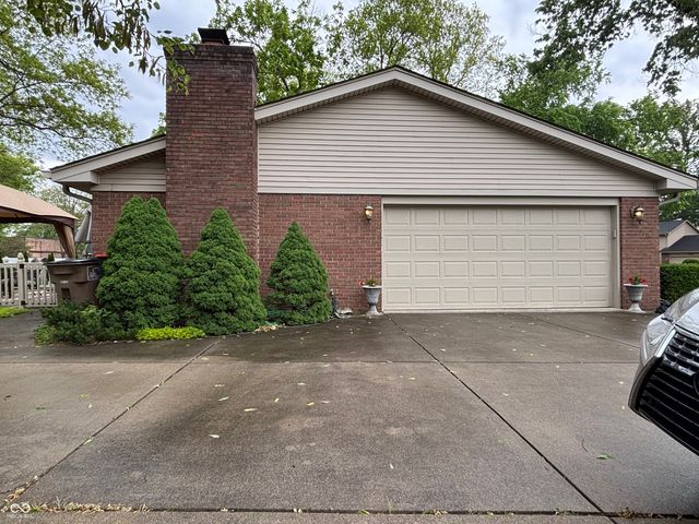 1525 South Drive, Columbus, IN 47201
