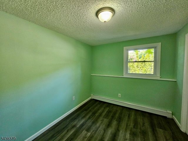 504 Edith Rd, Roxbury Twp., NJ 07850