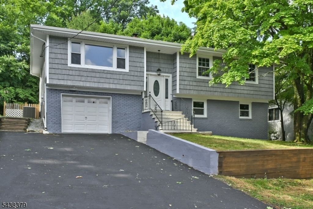 504 Edith Rd, Roxbury Twp., NJ 07850