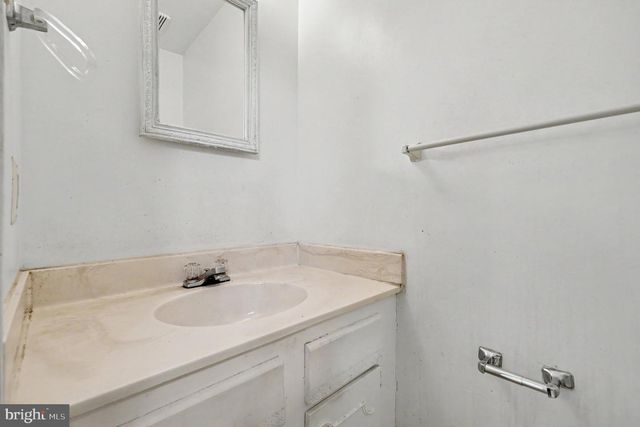 6545 GREYLEDGE CT, Alexandria, VA 22310