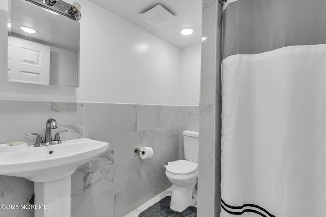 1 Memorial Drive, East Brunswick, NJ 08816