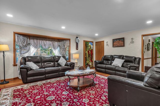 1 Memorial Drive, East Brunswick, NJ 08816