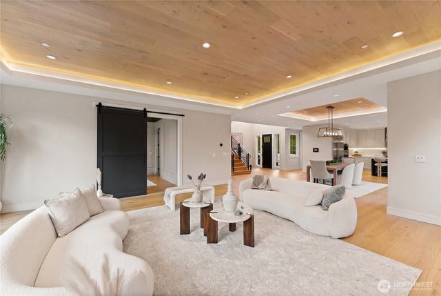 12811 SE 44th Place, Bellevue, WA 98006