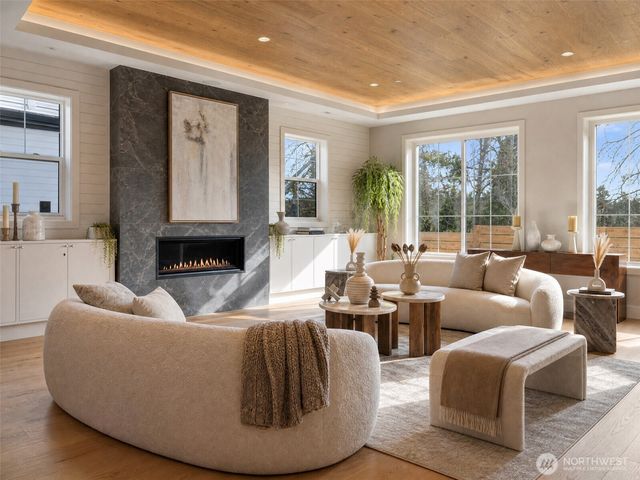 12811 SE 44th Place, Bellevue, WA 98006