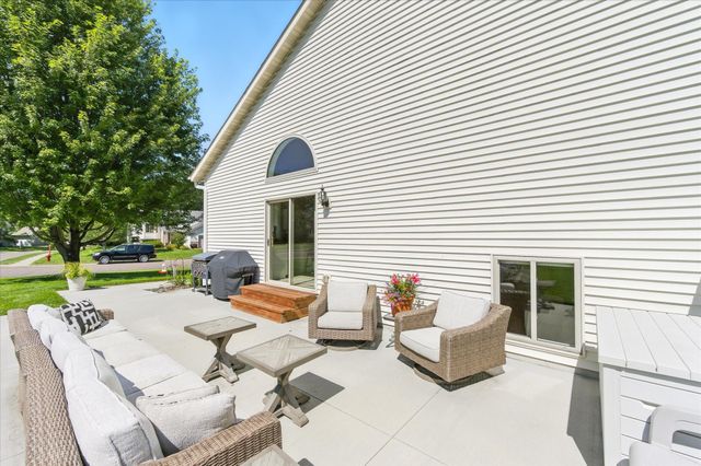 11166 Nikolas Avenue SE, Becker, MN 55308