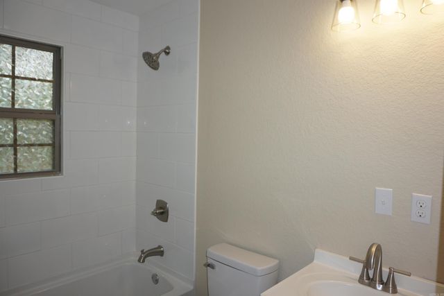 300 Clark ST, Bald Knob, AR 72010