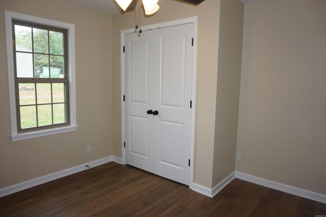 300 Clark ST, Bald Knob, AR 72010