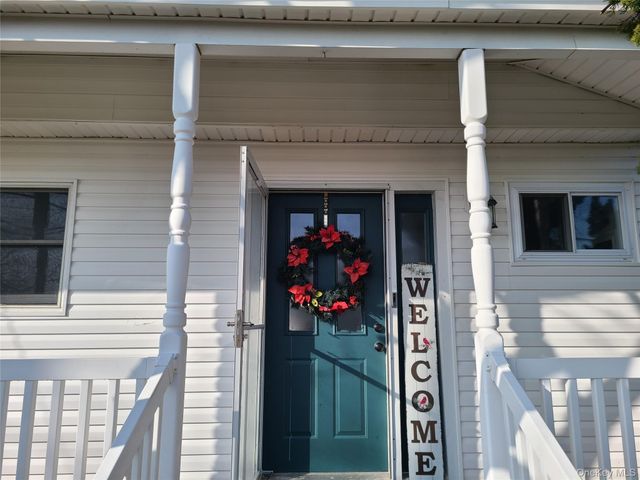 50 Ann Drive E, Freeport, NY 11520