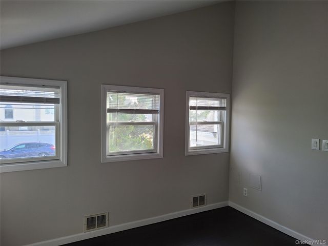 50 Ann Drive E, Freeport, NY 11520