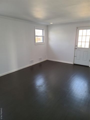 50 Ann Drive E, Freeport, NY 11520