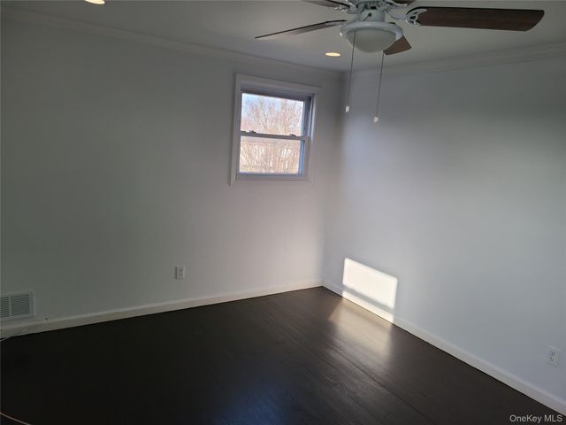 50 Ann Drive E, Freeport, NY 11520