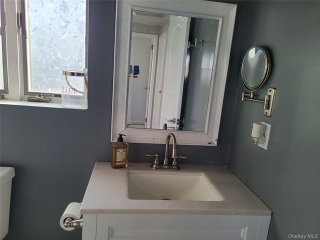 50 Ann Drive E, Freeport, NY 11520