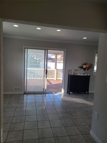 50 Ann Drive E, Freeport, NY 11520