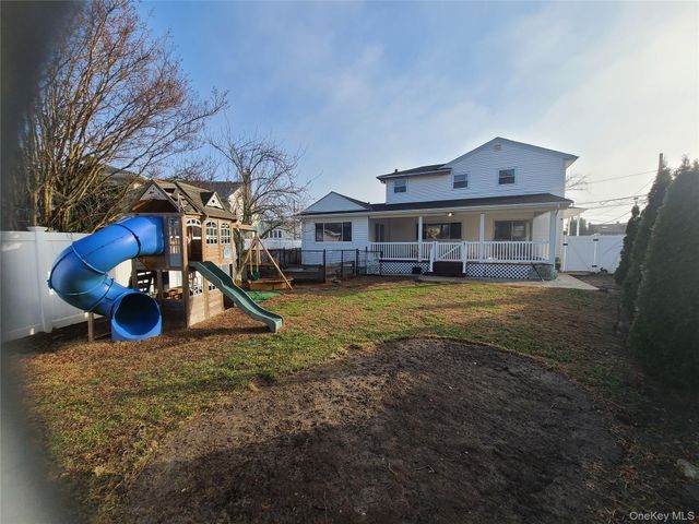 50 Ann Drive E, Freeport, NY 11520