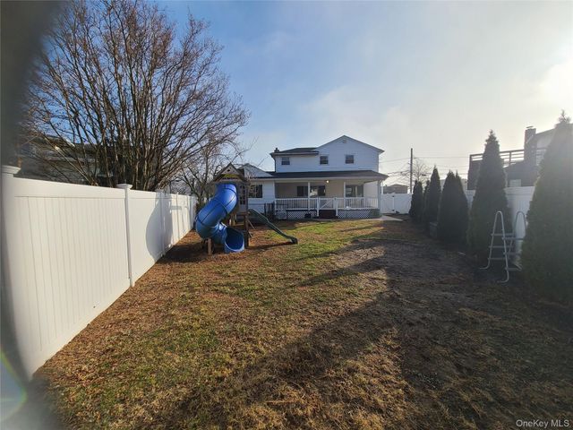 50 Ann Drive E, Freeport, NY 11520