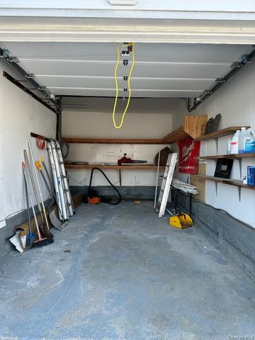 50 Ann Drive E, Freeport, NY 11520