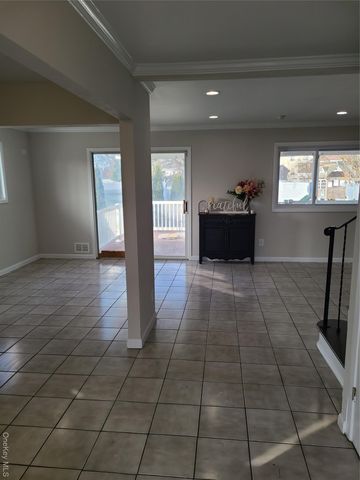 50 Ann Drive E, Freeport, NY 11520