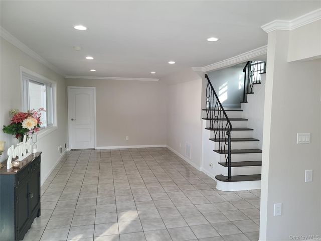 50 Ann Drive E, Freeport, NY 11520