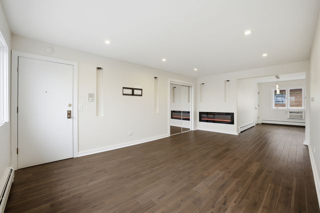 6555 W Belmont Avenue 3W, Chicago, IL 60634