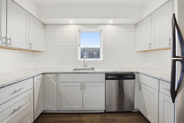 6555 W Belmont Avenue 3W, Chicago, IL 60634