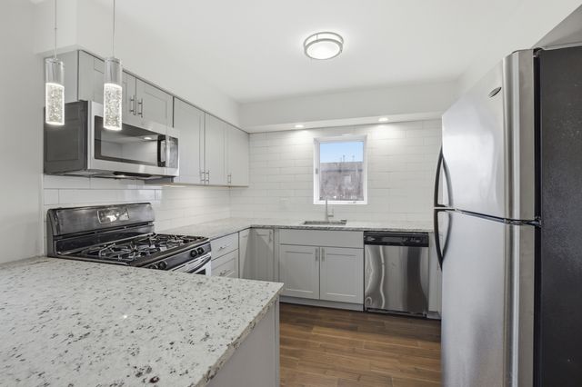 6555 W Belmont Avenue 3W, Chicago, IL 60634