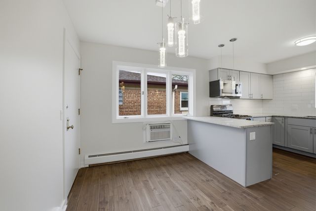 6555 W Belmont Avenue 3W, Chicago, IL 60634
