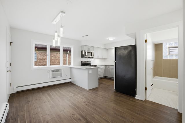 6555 W Belmont Avenue 3W, Chicago, IL 60634