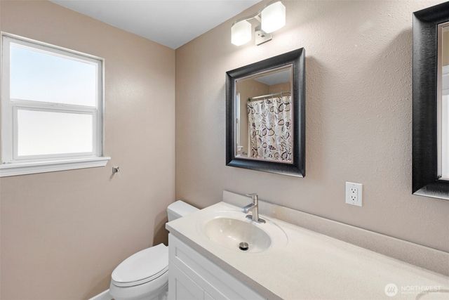 19312 76th Place NE, Kenmore, WA 98028