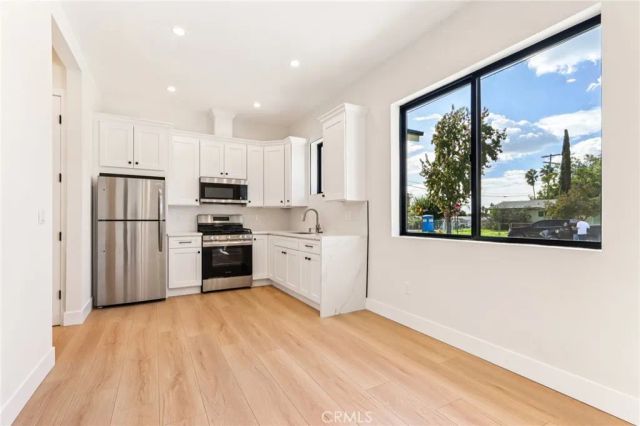 8006 Lloyd Avenue, North Hollywood, CA 91605