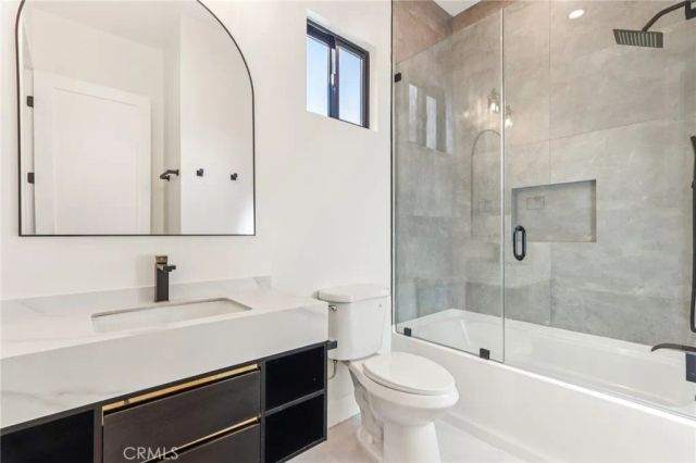 8006 Lloyd Avenue, North Hollywood, CA 91605