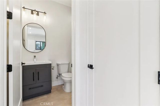 8006 Lloyd Avenue, North Hollywood, CA 91605