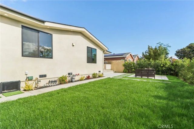 8006 Lloyd Avenue, North Hollywood, CA 91605
