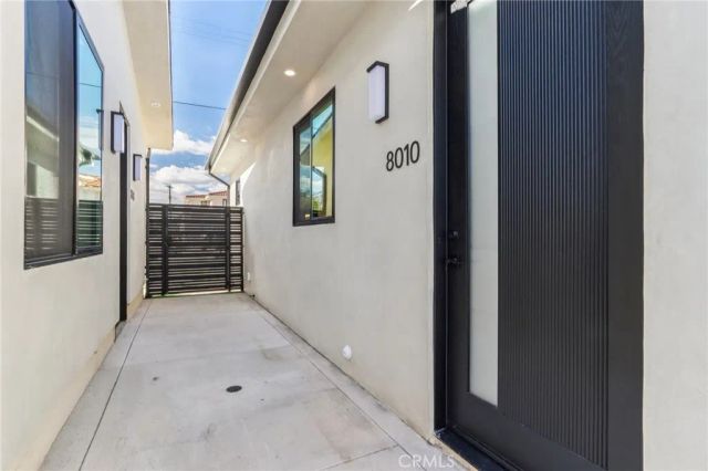 8006 Lloyd Avenue, North Hollywood, CA 91605