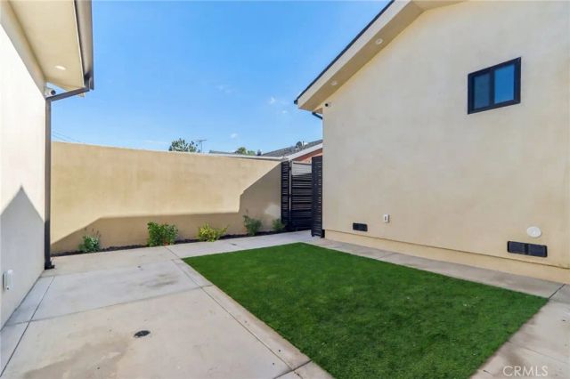 8006 Lloyd Avenue, North Hollywood, CA 91605