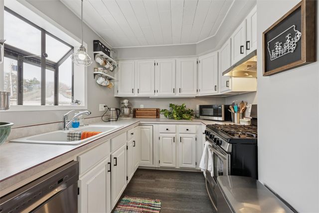 1225 Marston Avenue, Ames, IA 50010