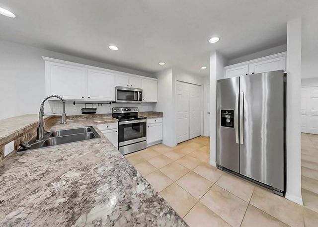 7211 MERLOT SIENNA AVENUE, Gibsonton, FL 33534