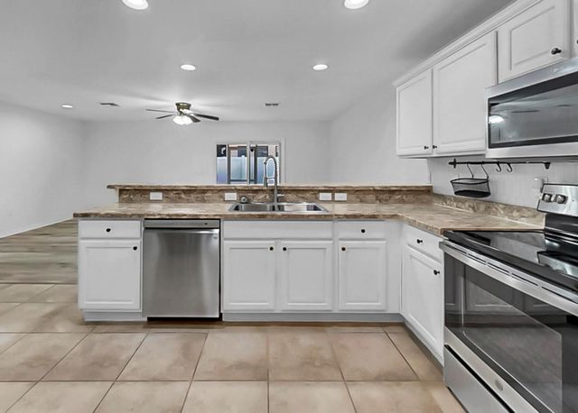 7211 MERLOT SIENNA AVENUE, Gibsonton, FL 33534