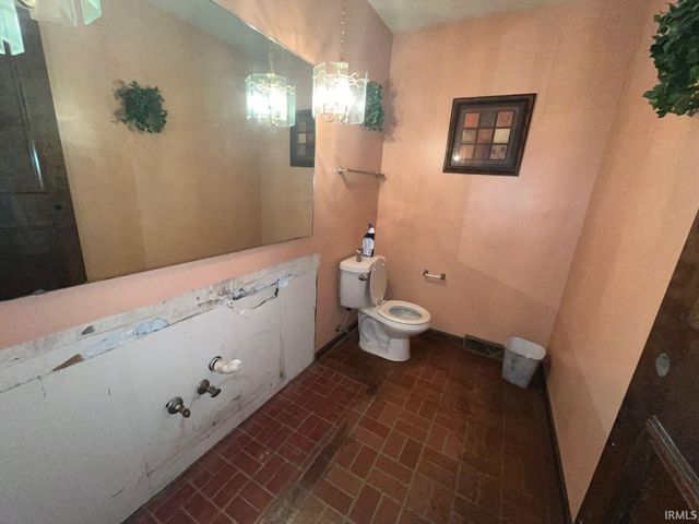 51561 Teasdale Court, South Bend, IN 46637